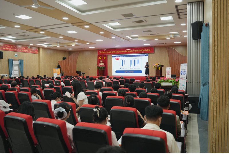 Điều trị suy van tĩnh mạch chi dưới: Cập nhật bằng chứng mới về flavonoid tinh chế và chiến lược quản lý theo khuyến cáo quốc tế